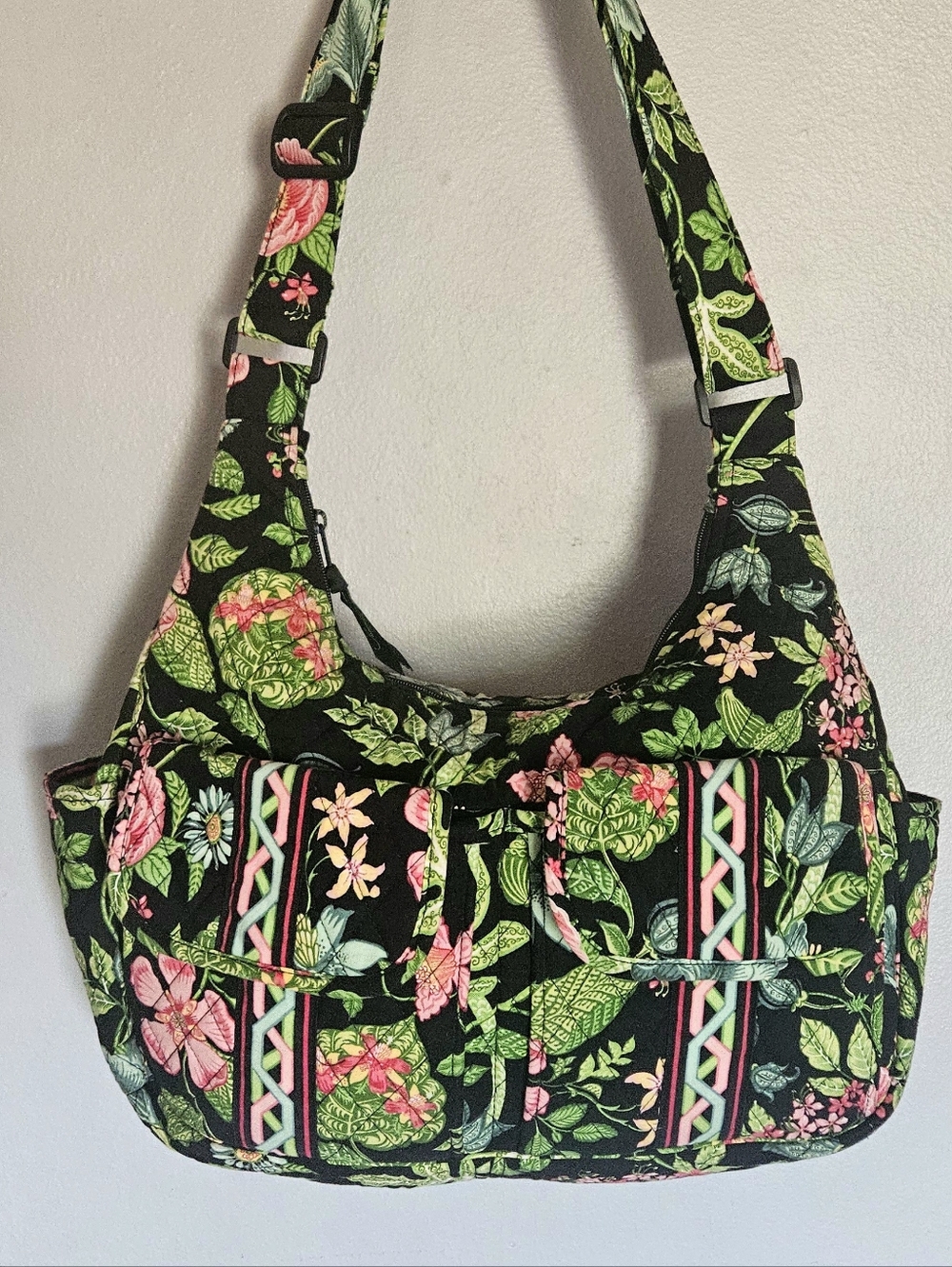 Vera Bradley Cargo Sling In Botanica